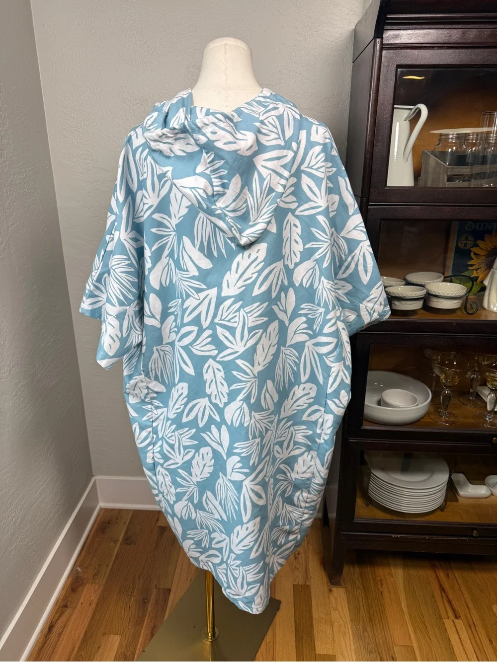 RipSkirt Hawaii Blue White Tropical Hooded Swim Cover Up Poncho One Size